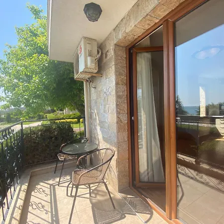 Royal Bay 6 Sea View * Święty Włas