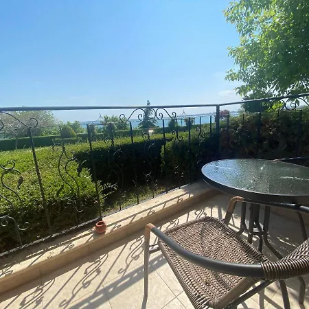 Royal Bay 6 Sea View * Święty Włas