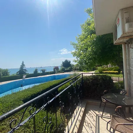 Royal Bay 6 Sea View Apartament Święty Włas