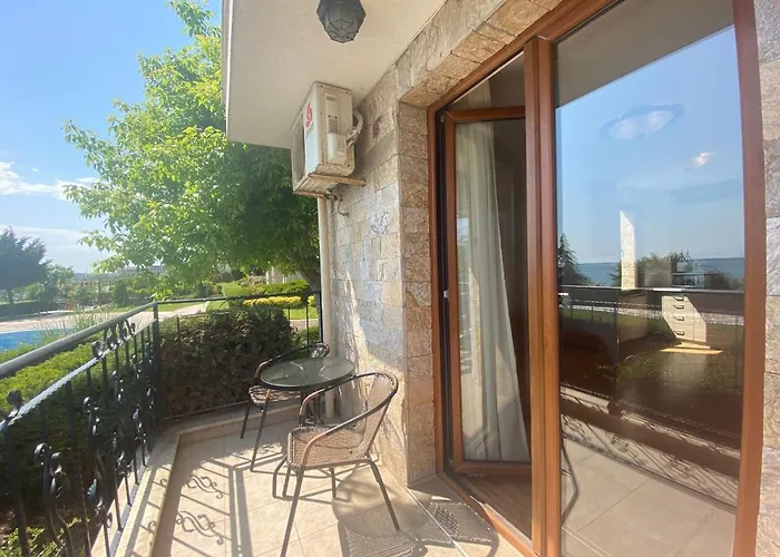 Royal Bay 6 Sea View * 스베티 블라스