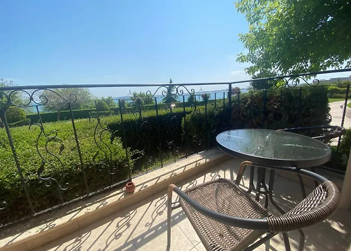 Royal Bay 6 Sea View * 스베티 블라스